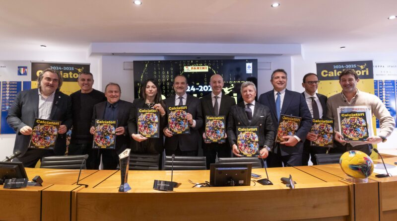 La COLLEZIONE PANINI “CALCIATORI 2024-2025” presentata in Lega serie A. Tutte le NOVITA’.